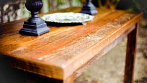 Tips Membeli Furnitur Kayu Bekas agar Bebas Rayap